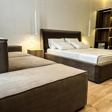 Alexander Rooms & Apartments ดูร์เรส ภายนอก รูปภาพ