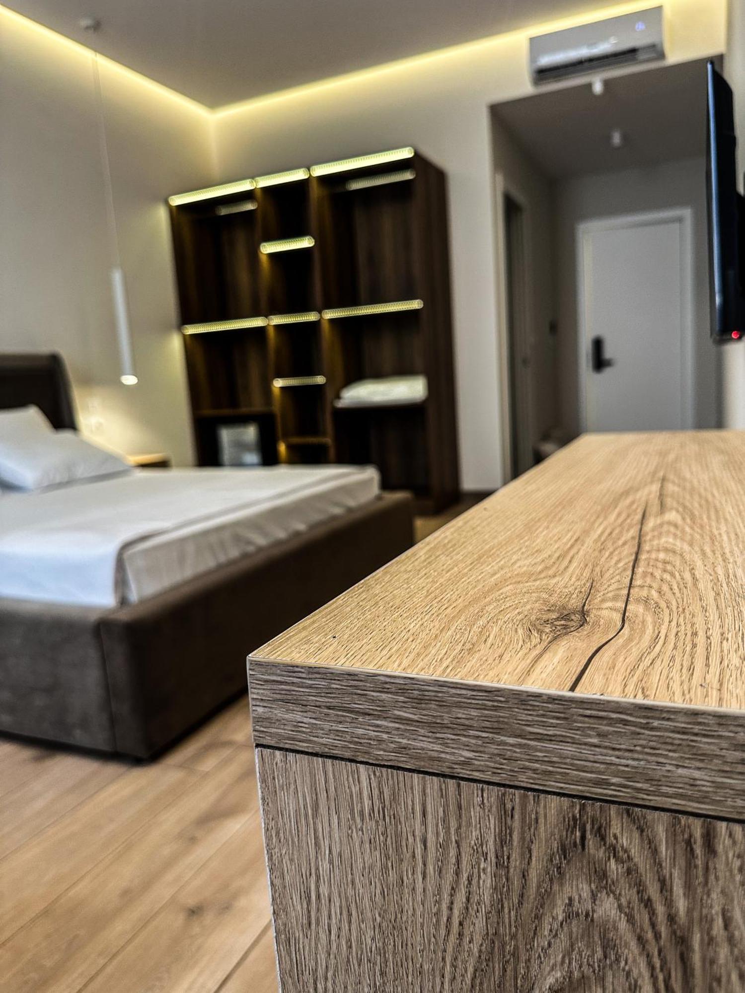 Alexander Rooms & Apartments ดูร์เรส ภายนอก รูปภาพ