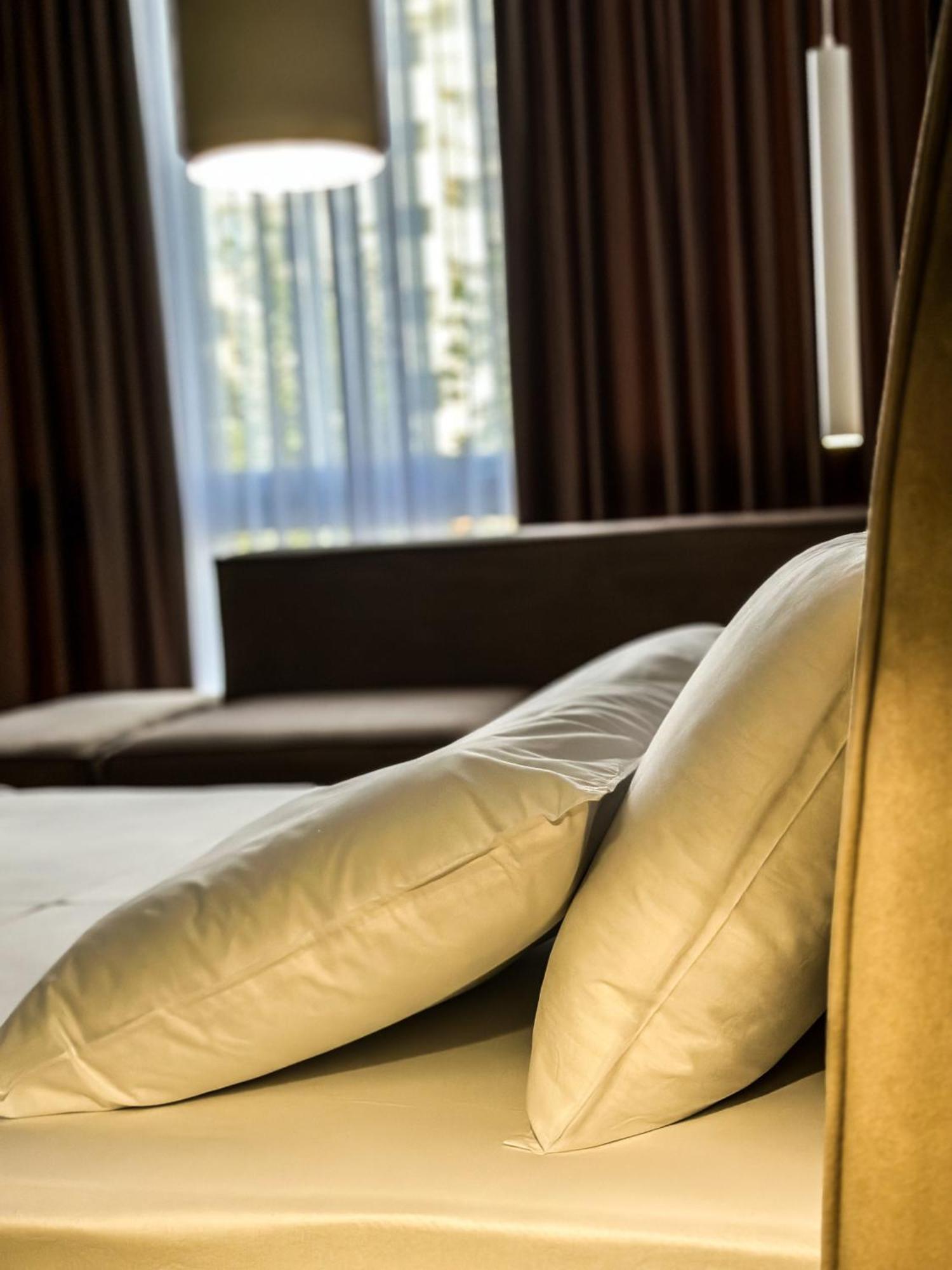 Alexander Rooms & Apartments ดูร์เรส ภายนอก รูปภาพ