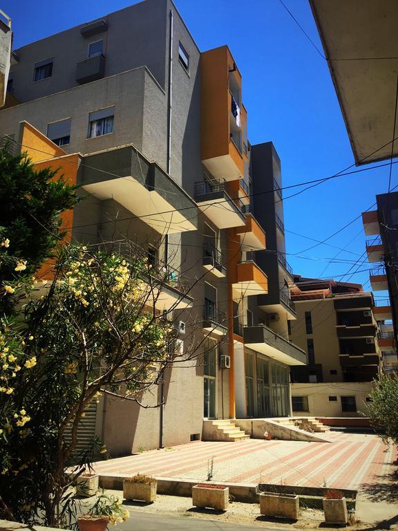 Alexander Rooms & Apartments ดูร์เรส ภายนอก รูปภาพ