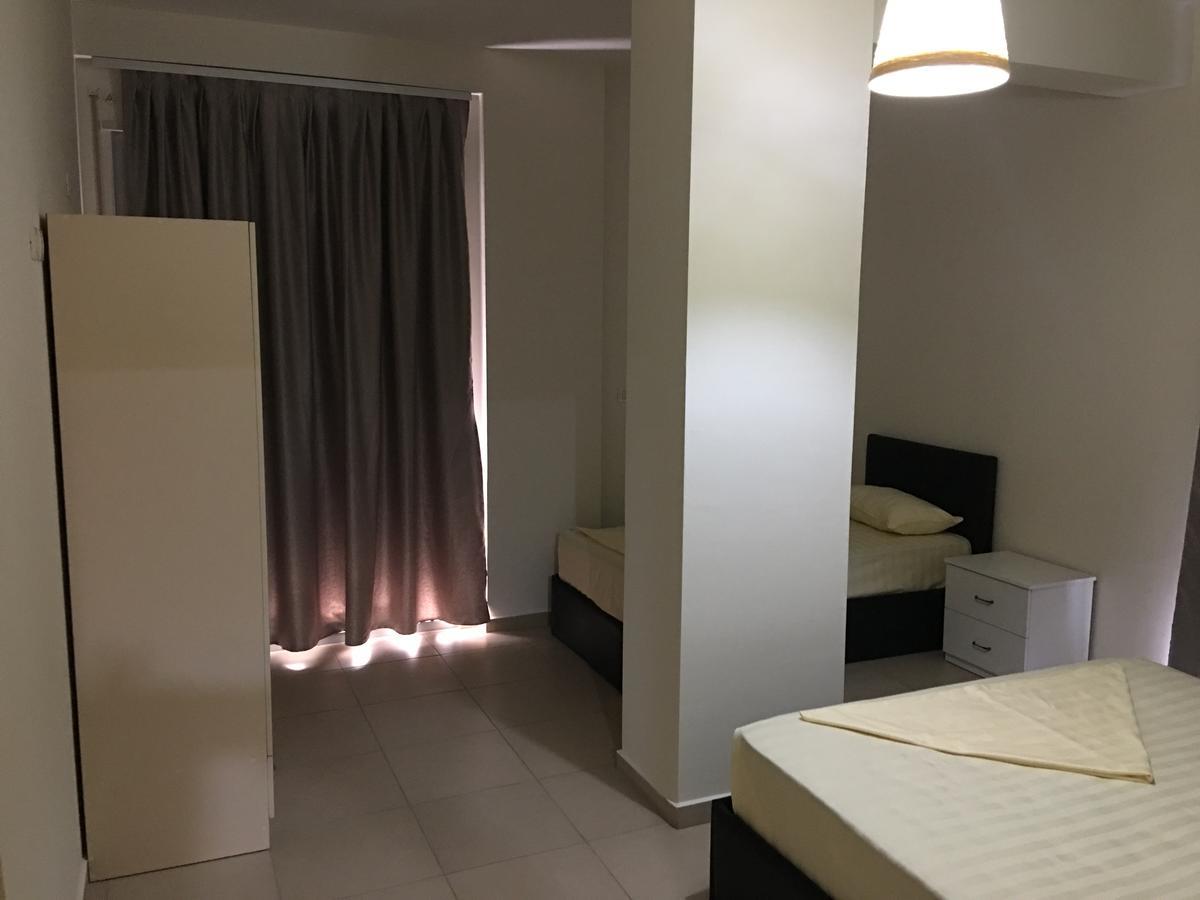 Alexander Rooms & Apartments ดูร์เรส ภายนอก รูปภาพ