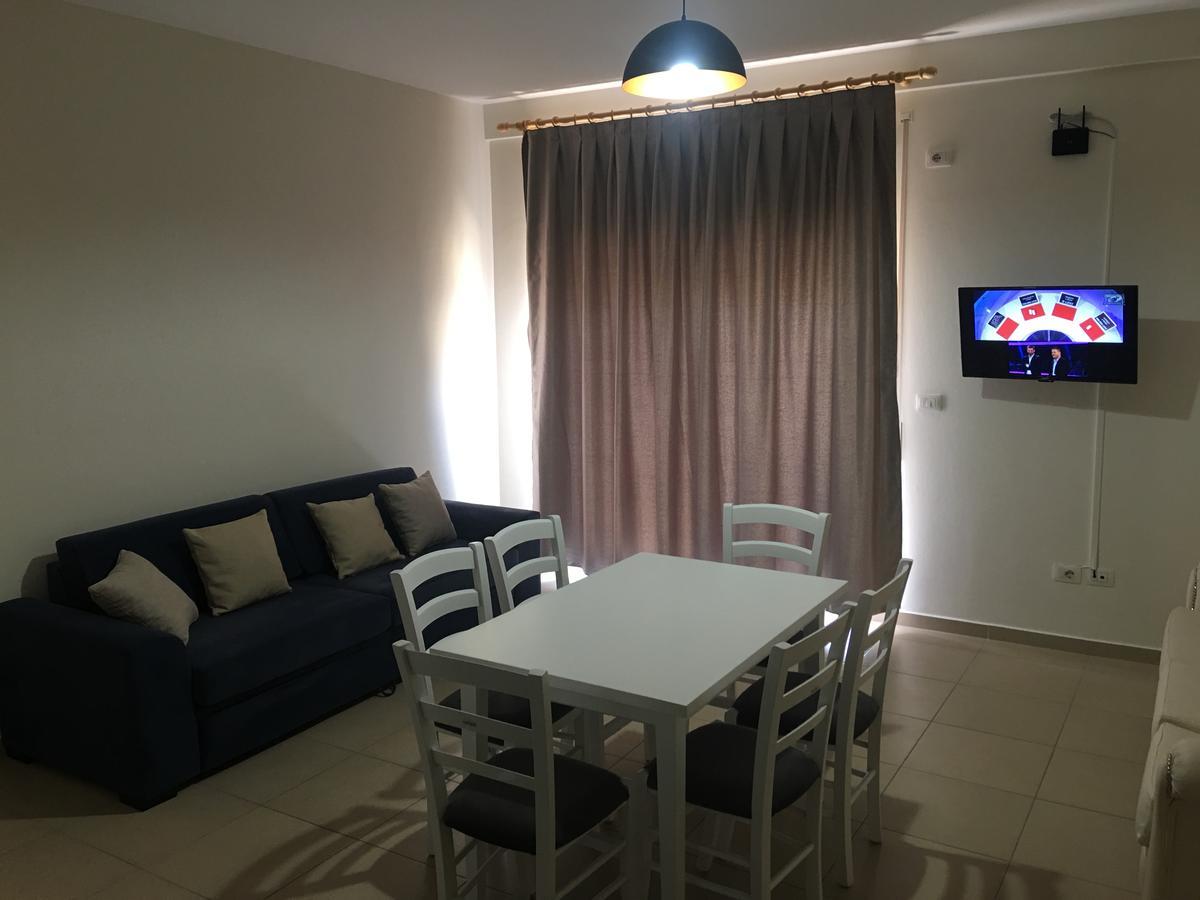 Alexander Rooms & Apartments ดูร์เรส ภายนอก รูปภาพ