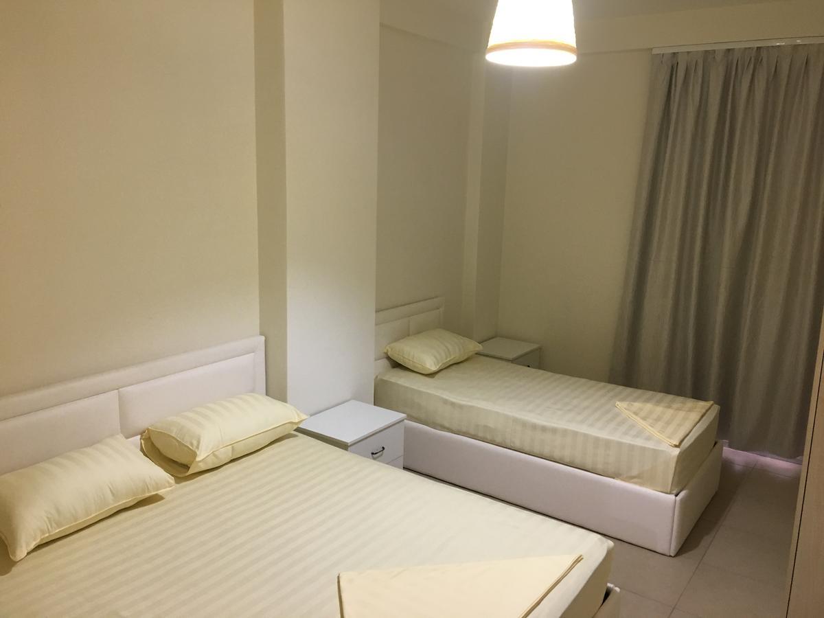 Alexander Rooms & Apartments ดูร์เรส ภายนอก รูปภาพ