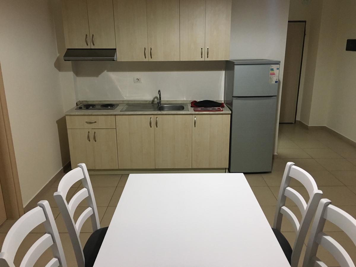 Alexander Rooms & Apartments ดูร์เรส ภายนอก รูปภาพ