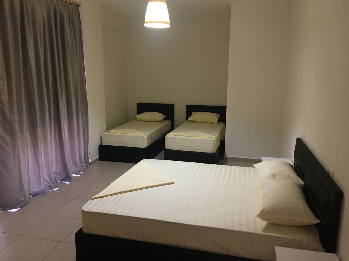 Alexander Rooms & Apartments ดูร์เรส ภายนอก รูปภาพ