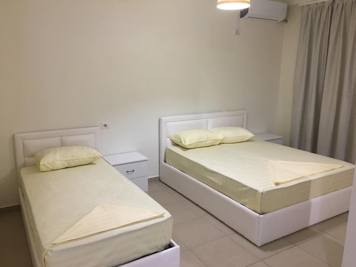 Alexander Rooms & Apartments ดูร์เรส ภายนอก รูปภาพ