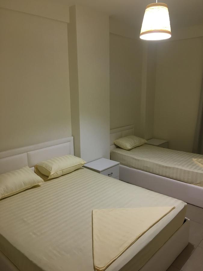 Alexander Rooms & Apartments ดูร์เรส ภายนอก รูปภาพ