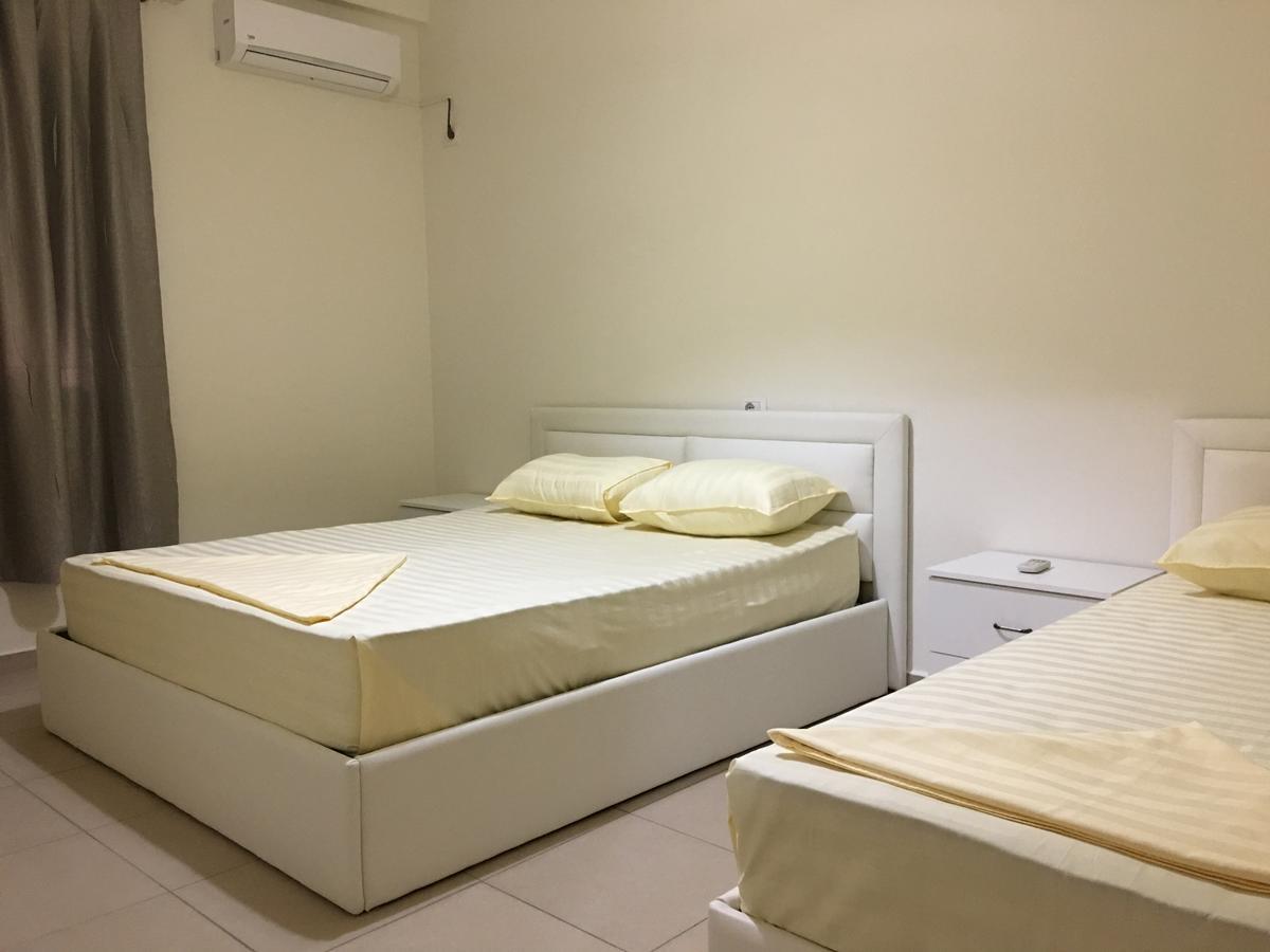 Alexander Rooms & Apartments ดูร์เรส ภายนอก รูปภาพ