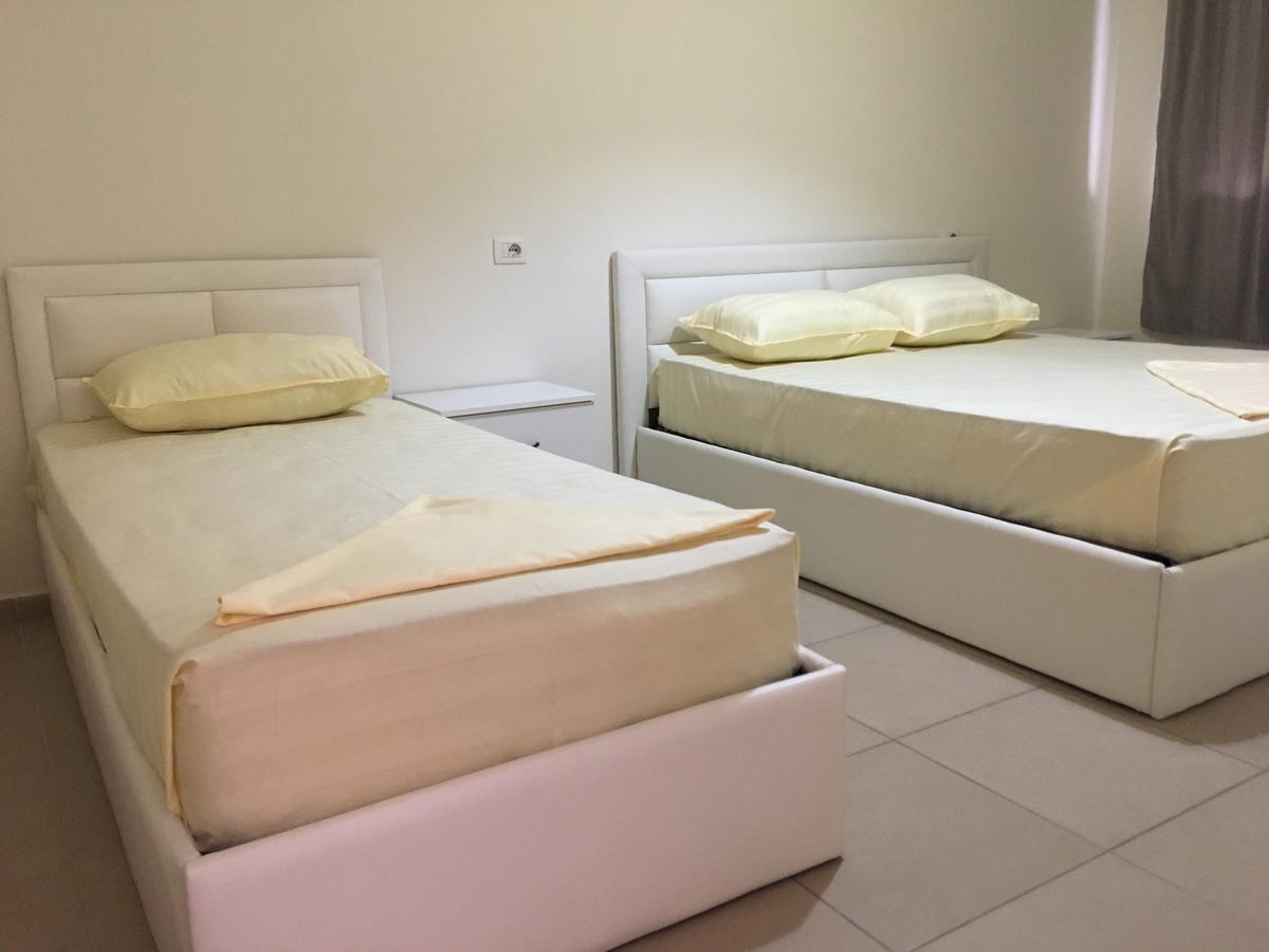 Alexander Rooms & Apartments ดูร์เรส ภายนอก รูปภาพ