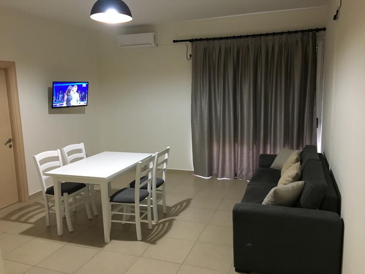 Alexander Rooms & Apartments ดูร์เรส ภายนอก รูปภาพ