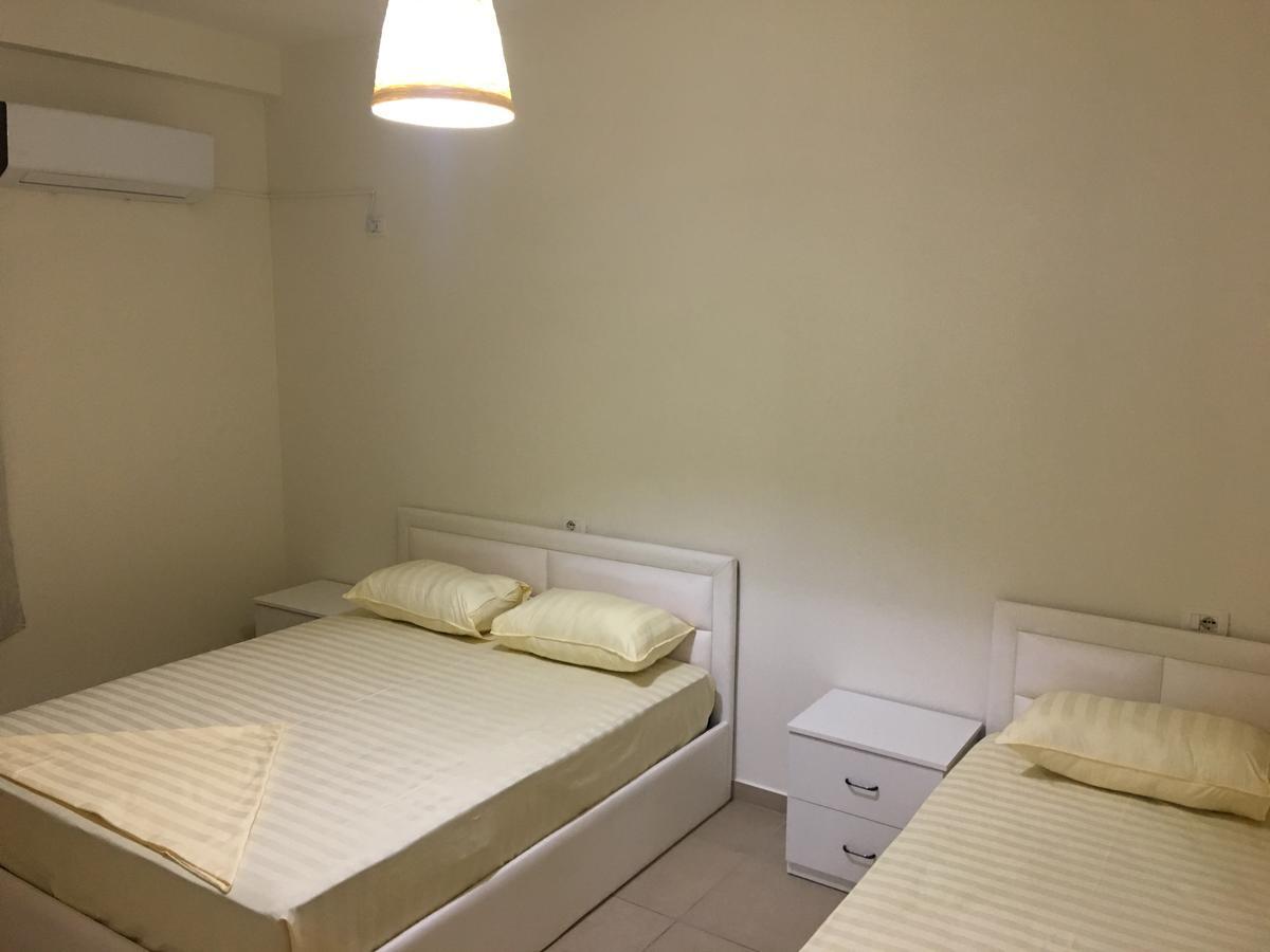 Alexander Rooms & Apartments ดูร์เรส ภายนอก รูปภาพ